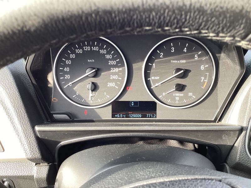 BMW 2er 218i Advantage — zdjęcie 24