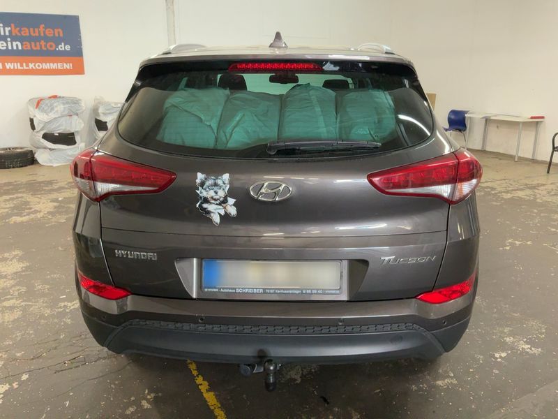 Hyundai Tucson 1.6 Advantage blue 2WD — zdjęcie 5
