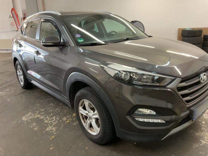 Hyundai Tucson 1.6 Advantage blue 2WD — zdjęcie 8