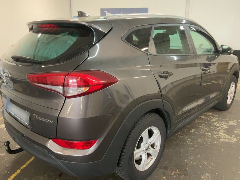 Hyundai Tucson 1.6 Advantage blue 2WD — zdjęcie 6