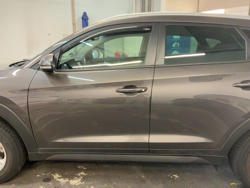 Hyundai Tucson 1.6 Advantage blue 2WD — zdjęcie 4
