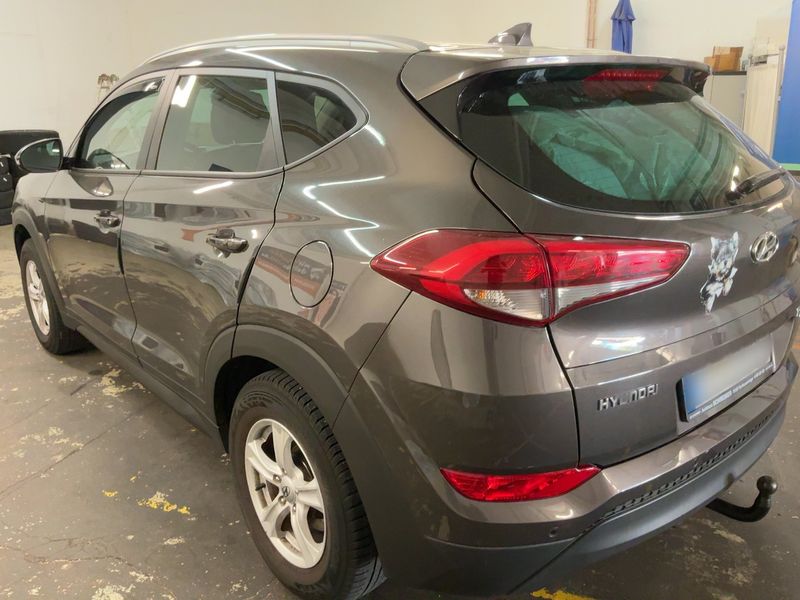Hyundai Tucson 1.6 Advantage blue 2WD — zdjęcie 3
