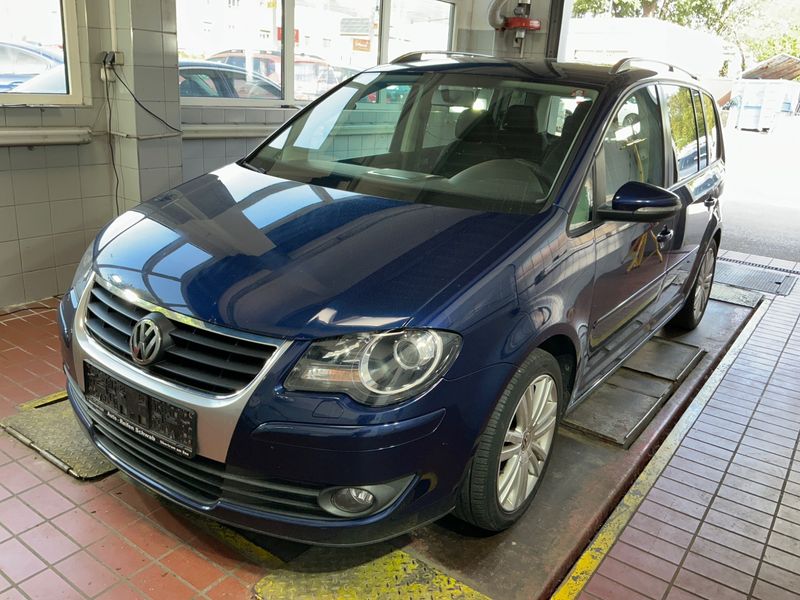 Volkswagen Touran 2.0 TDI Freestyle — zdjęcie 1