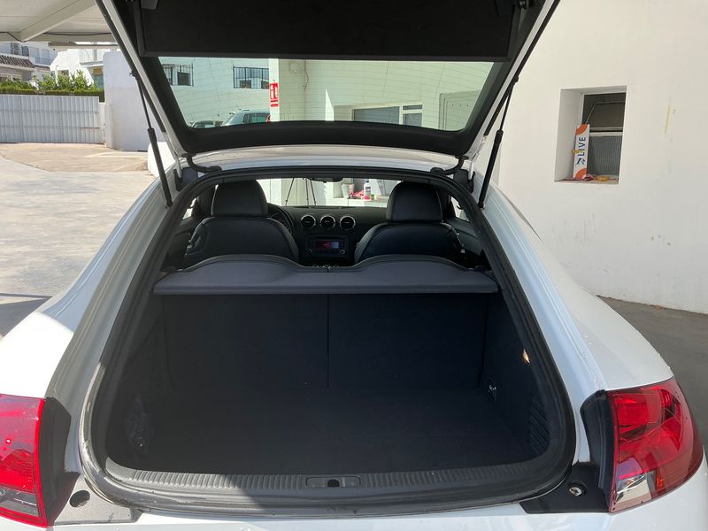 Audi TT 1.8 TFSI Coupe — zdjęcie 10