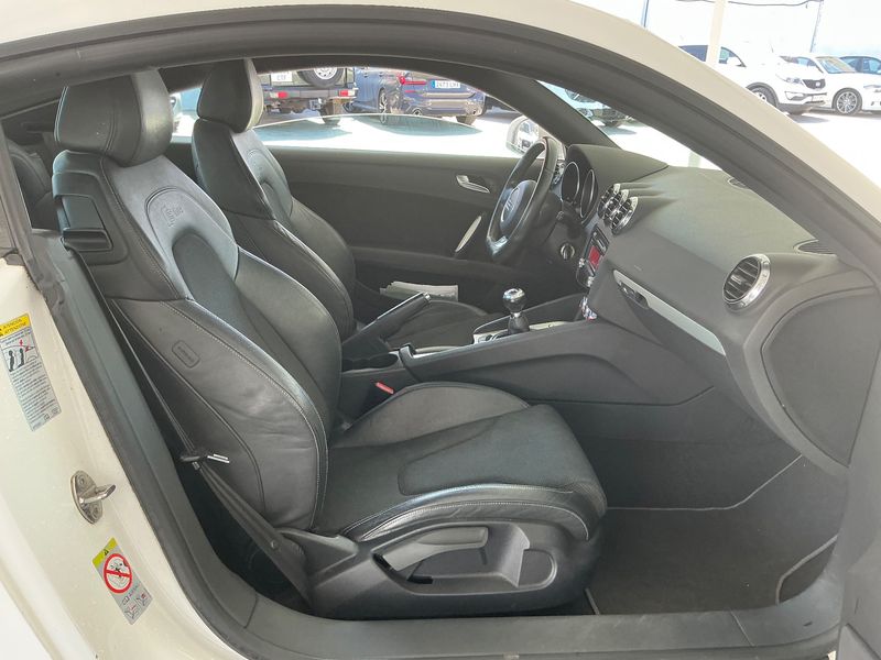 Audi TT 1.8 TFSI Coupe — zdjęcie 11