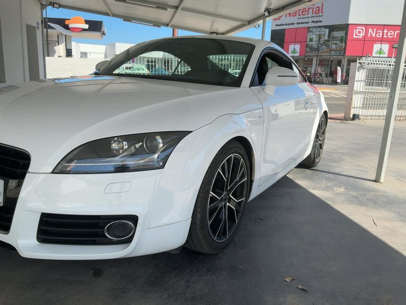 Audi TT 1.8 TFSI Coupe — zdjęcie 2