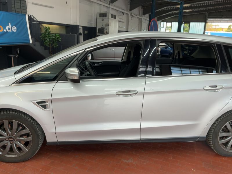 Ford S-Max 2.0 TDCi Titanium — zdjęcie 4