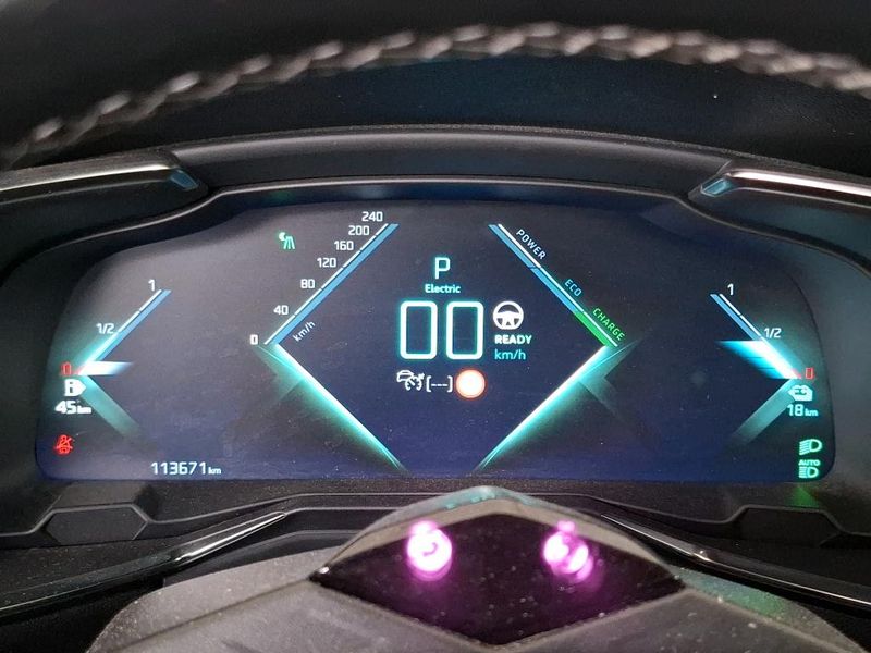 DS Automobiles DS7 Crossback 1.6 E-Tense Hybrid Grand Chic 4x4 — zdjęcie 10