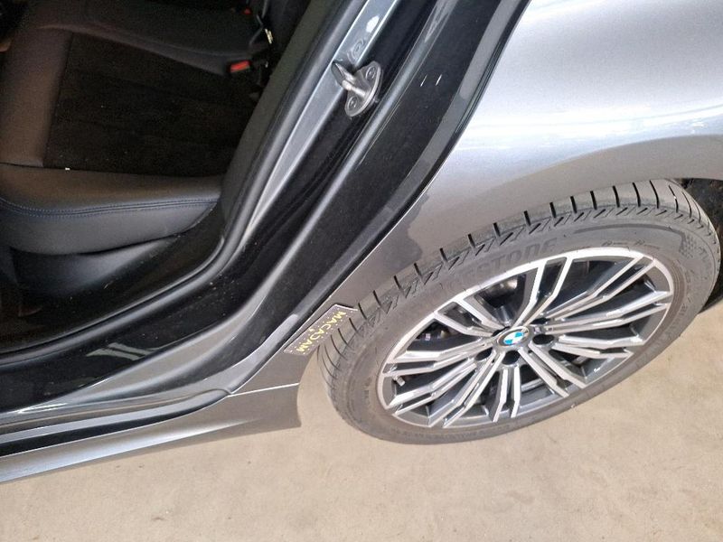 BMW 3er 330e M Sport — zdjęcie 31