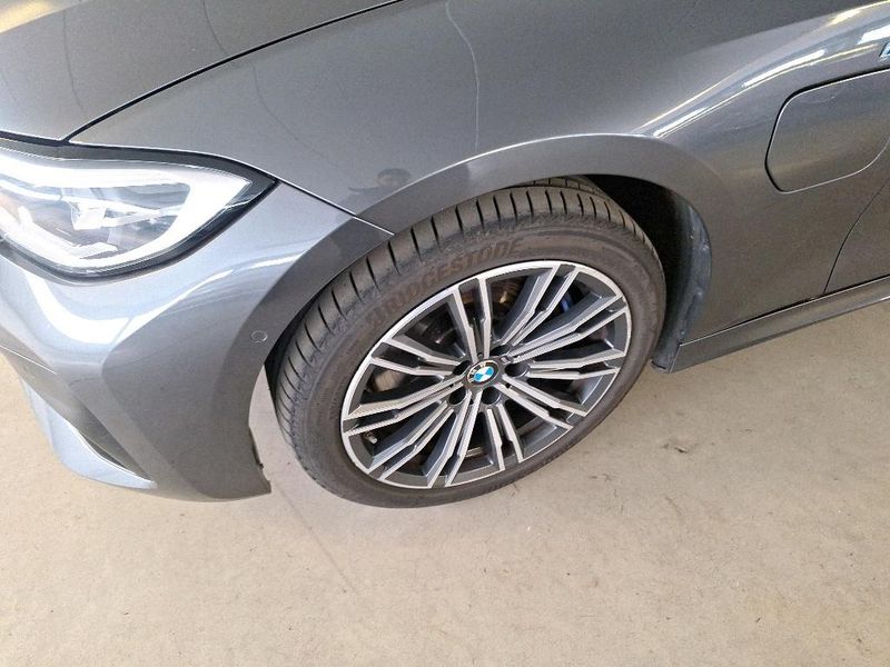 BMW 3er 330e M Sport — zdjęcie 24