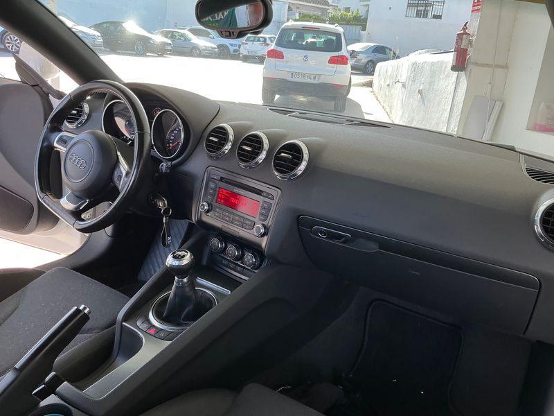 Audi TT 1.8 TFSI Coupe — zdjęcie 12