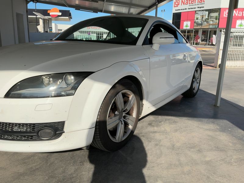 Audi TT 1.8 TFSI Coupe — zdjęcie 2