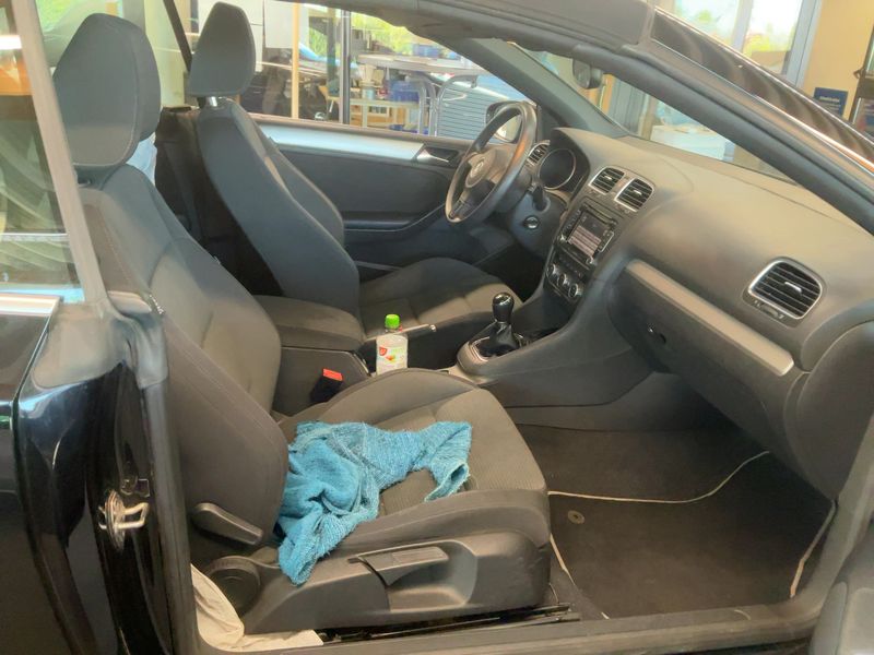 Volkswagen Golf VI 1.6 TDI BlueMotion Tech — zdjęcie 11
