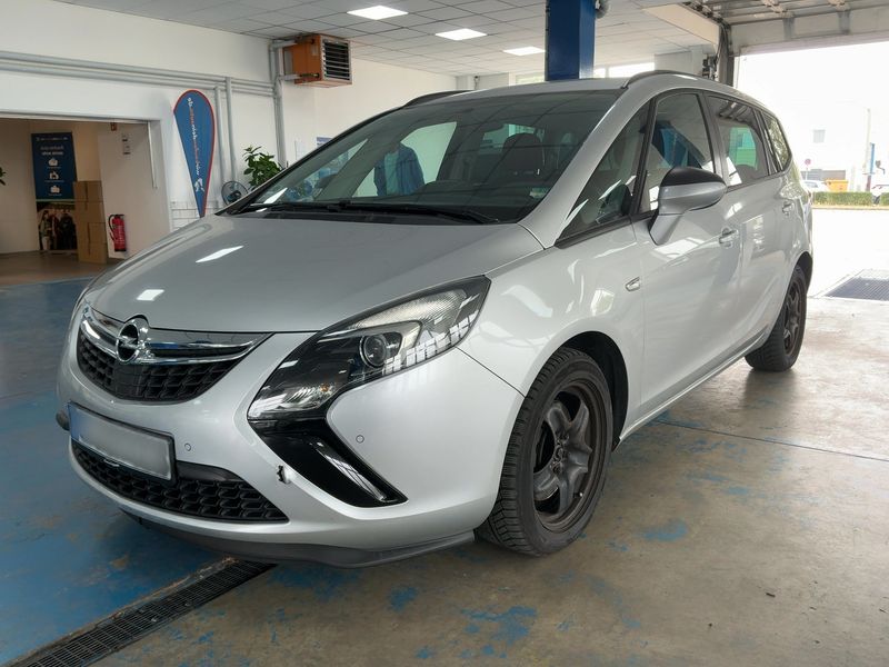 Opel Zafira Tourer 2.0 CDTI Edition — zdjęcie 1