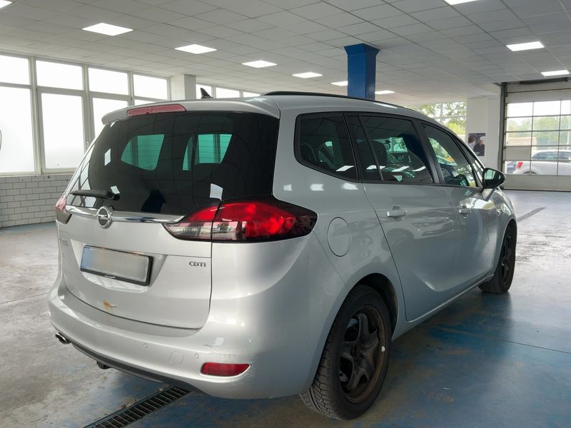 Opel Zafira Tourer 2.0 CDTI Edition — zdjęcie 6
