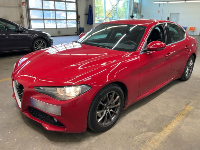 Alfa Romeo Giulia 2.0 Turbo Super — zdjęcie 1