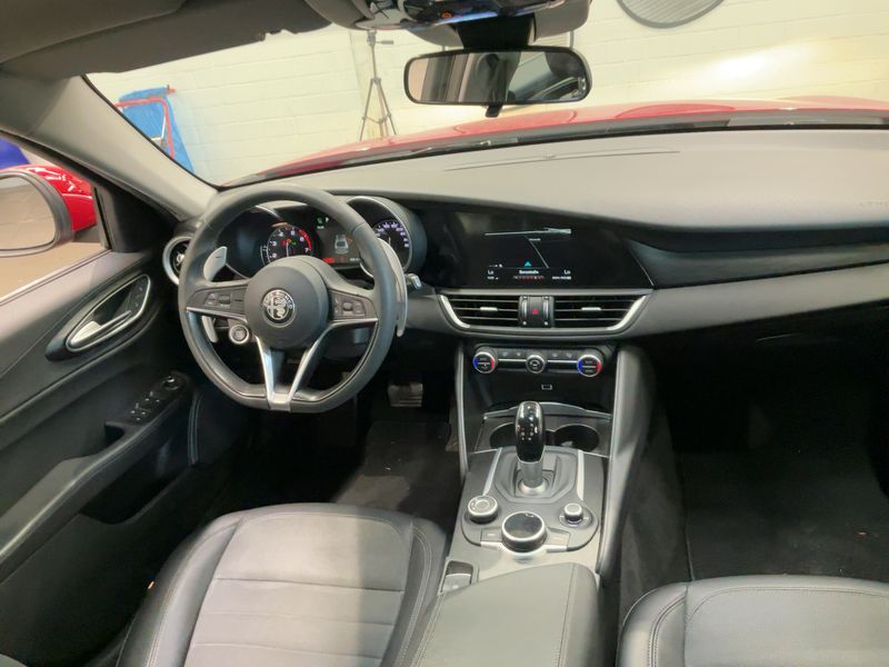 Alfa Romeo Giulia 2.0 Turbo Super — zdjęcie 12