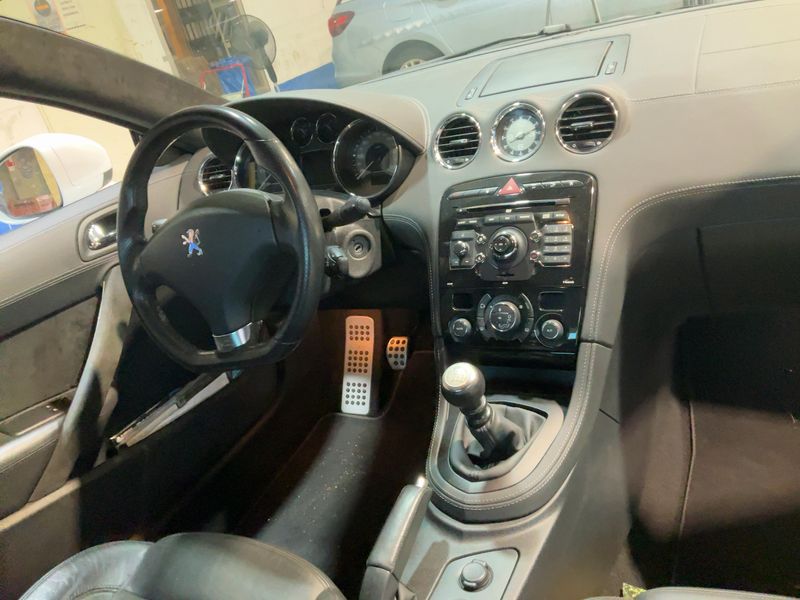 Peugeot RCZ 2.0 HDi Basis — zdjęcie 12