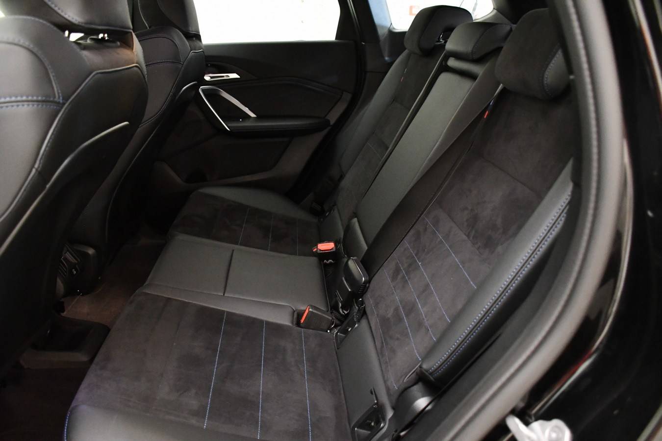 BMW X1 sDrive M Sport Mild-Hybrid M Sport — zdjęcie 9