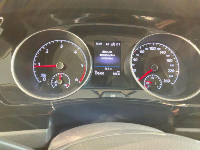 Volkswagen Touran 2.0 TDI Highline BlueMotion Tech — zdjęcie 13