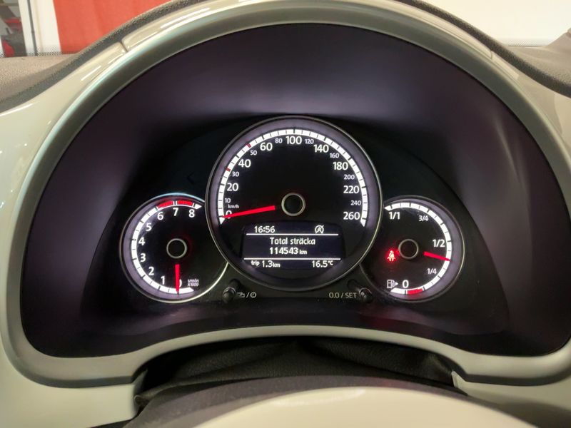 Volkswagen Beetle 1.2 TSI Design BlueMotion Tech — zdjęcie 13