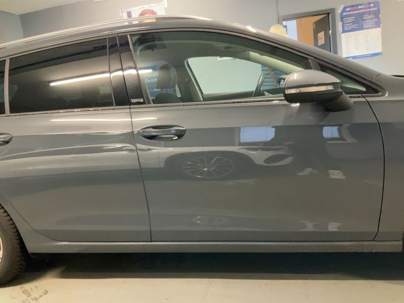 Volkswagen Golf VIII 1.5 eTSI Active — zdjęcie 7