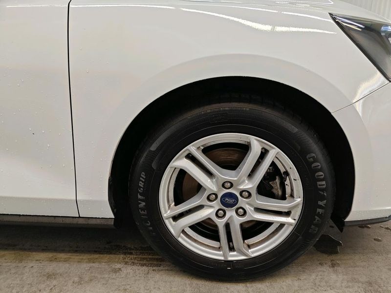 Ford Focus 1.0 EcoBoost Cool&Connect — zdjęcie 13