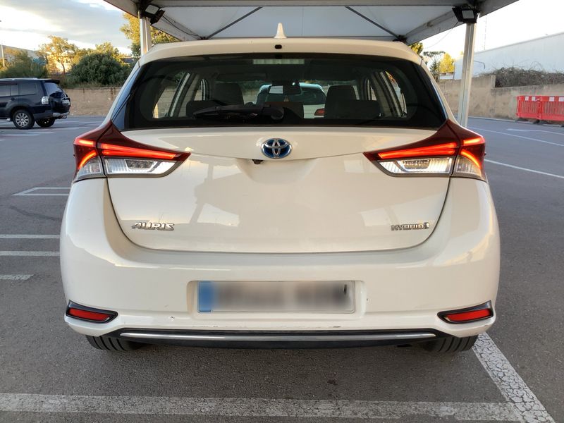 Toyota Auris 1.8 Hybrid Advance — zdjęcie 5