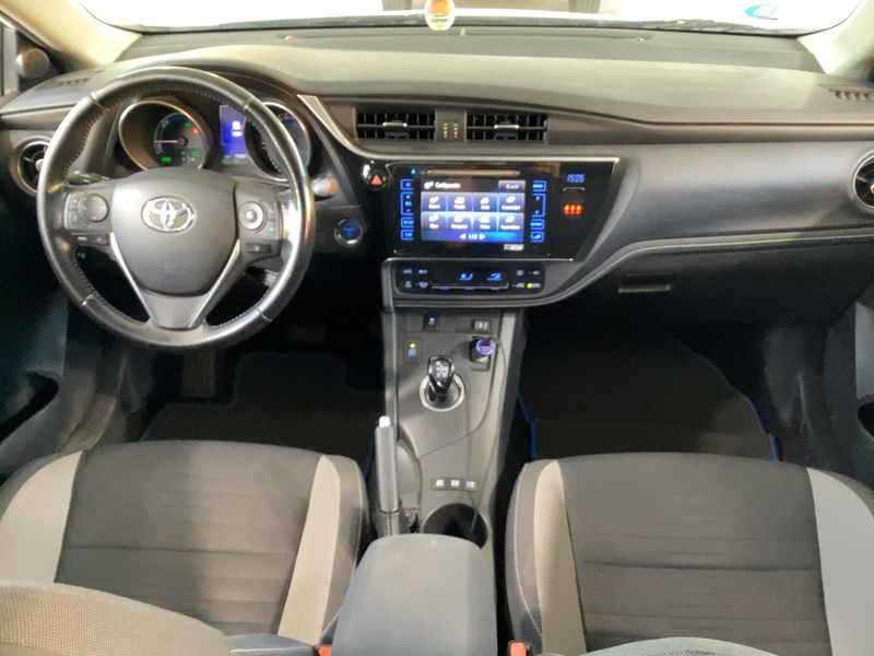 Toyota Auris 1.8 Hybrid Advance — zdjęcie 12