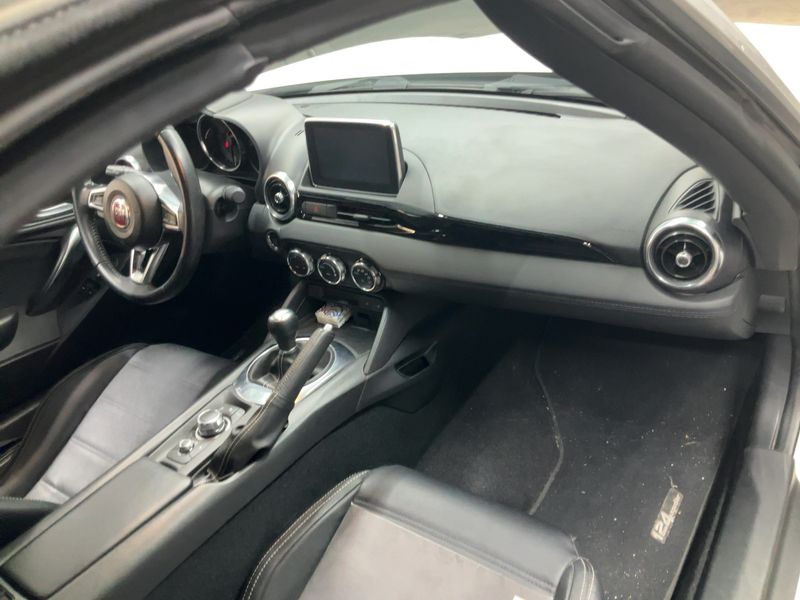 Fiat 124 Spider 1.4 Turbo Lusso — zdjęcie 12