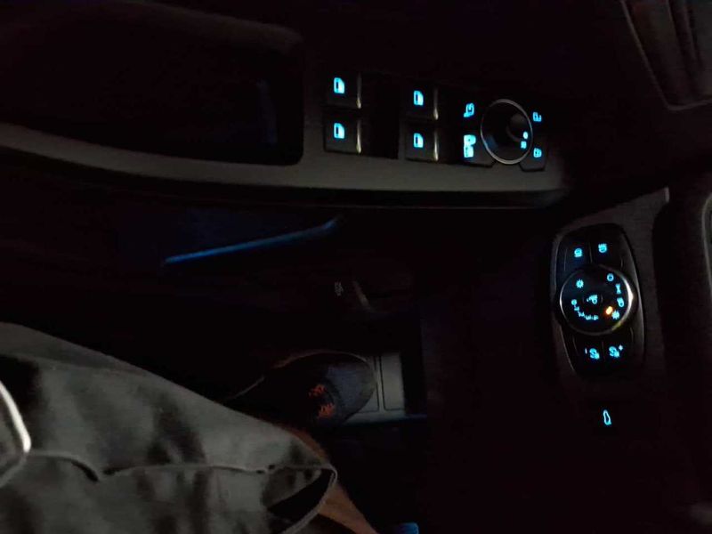 Ford Focus 1.0 EcoBoost Titanium X — zdjęcie 16