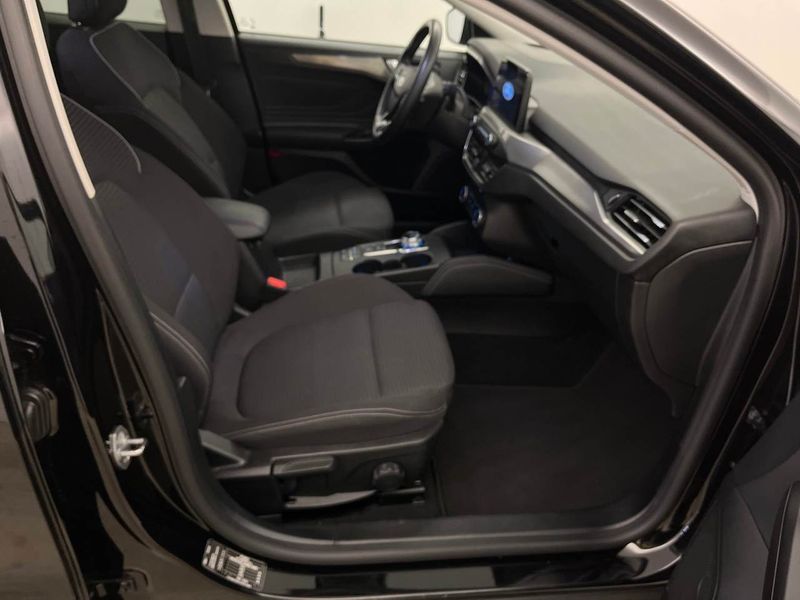 Ford Focus 1.0 EcoBoost Titanium X — zdjęcie 6
