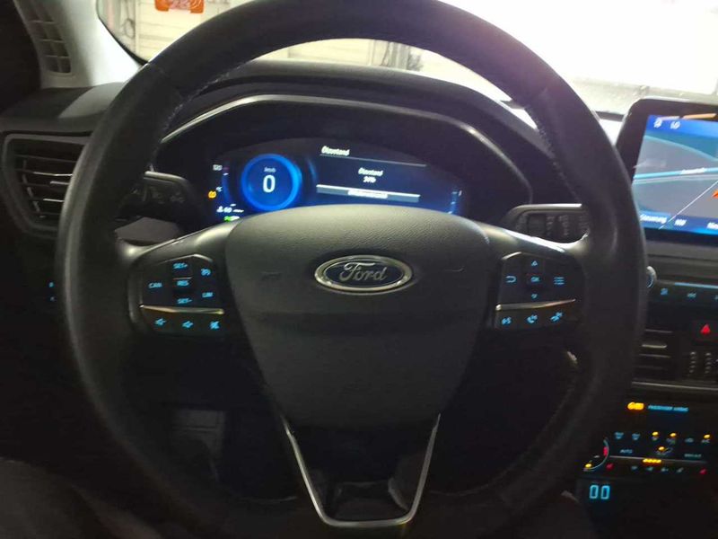 Ford Focus 1.0 EcoBoost Titanium X — zdjęcie 15