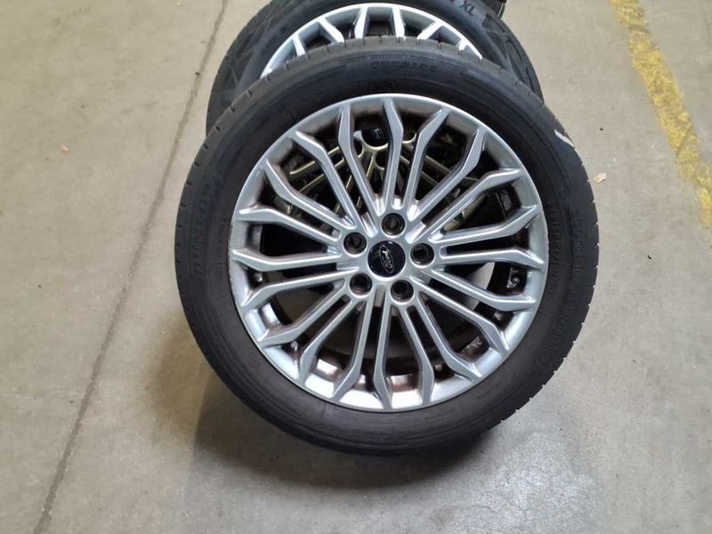 Ford Focus 1.0 EcoBoost Titanium X — zdjęcie 26
