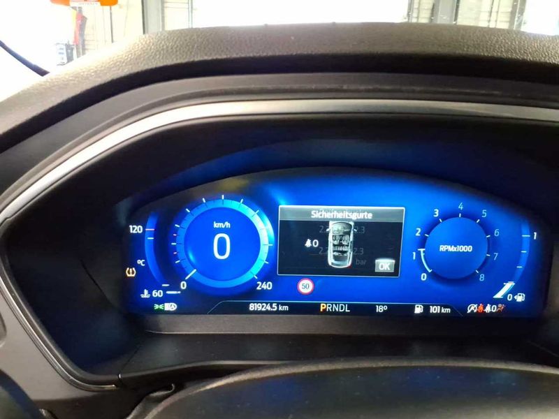 Ford Focus 1.0 EcoBoost Titanium X — zdjęcie 8