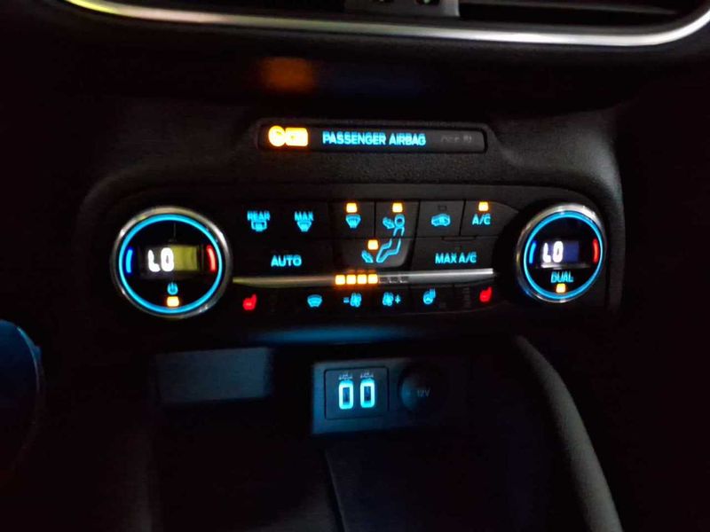 Ford Focus 1.0 EcoBoost Titanium X — zdjęcie 18