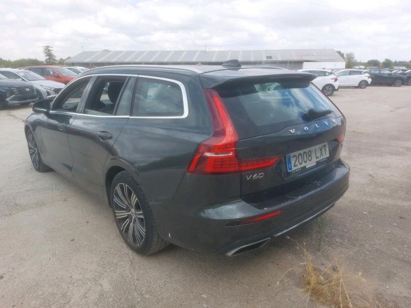 Volvo V60 2.0 B4 Mild-Hybrid Inscription — zdjęcie 3