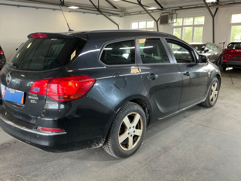 Opel Astra 1.4 Turbo Style — zdjęcie 2