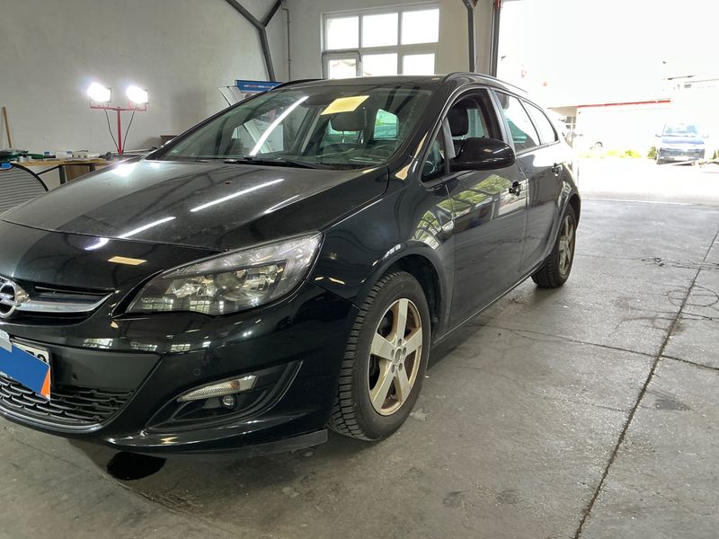 Opel Astra 1.4 Turbo Style — zdjęcie 1