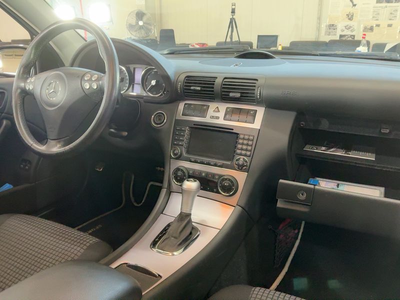 Mercedes-Benz C-Klasse C 180 Kompressor Sport Edition — zdjęcie 12