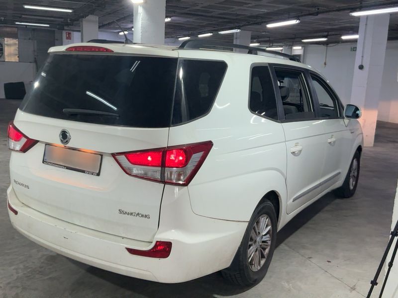 Ssangyong Rodius 2.0 TD XDi Premium — zdjęcie 6