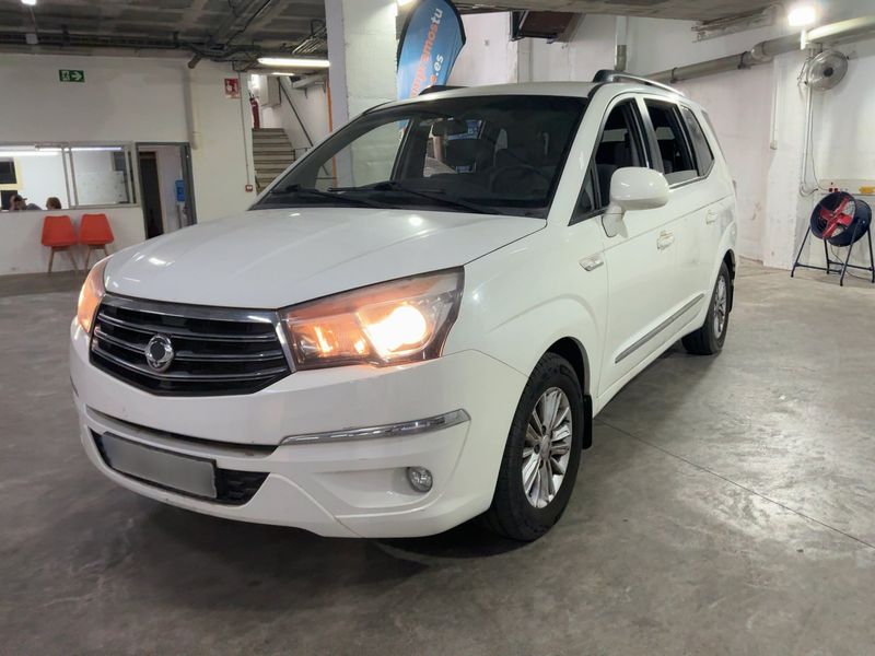 Ssangyong Rodius 2.0 TD XDi Premium — zdjęcie 1