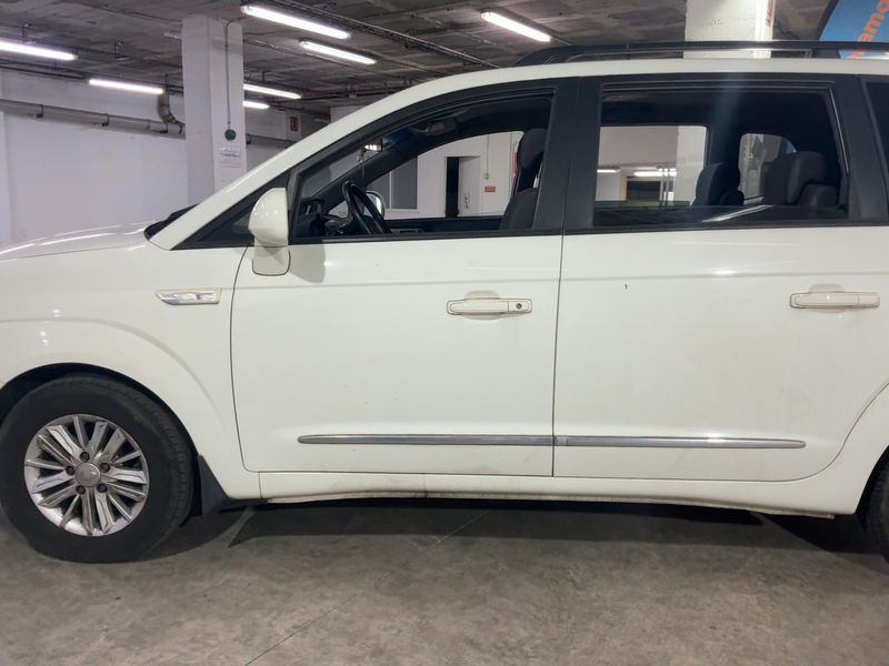 Ssangyong Rodius 2.0 TD XDi Premium — zdjęcie 4