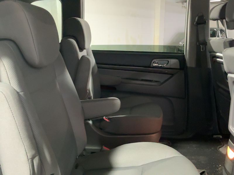 Ssangyong Rodius 2.0 TD XDi Premium — zdjęcie 14