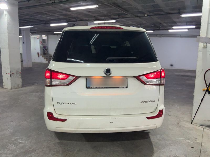 Ssangyong Rodius 2.0 TD XDi Premium — zdjęcie 5