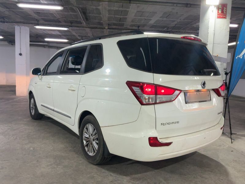 Ssangyong Rodius 2.0 TD XDi Premium — zdjęcie 3