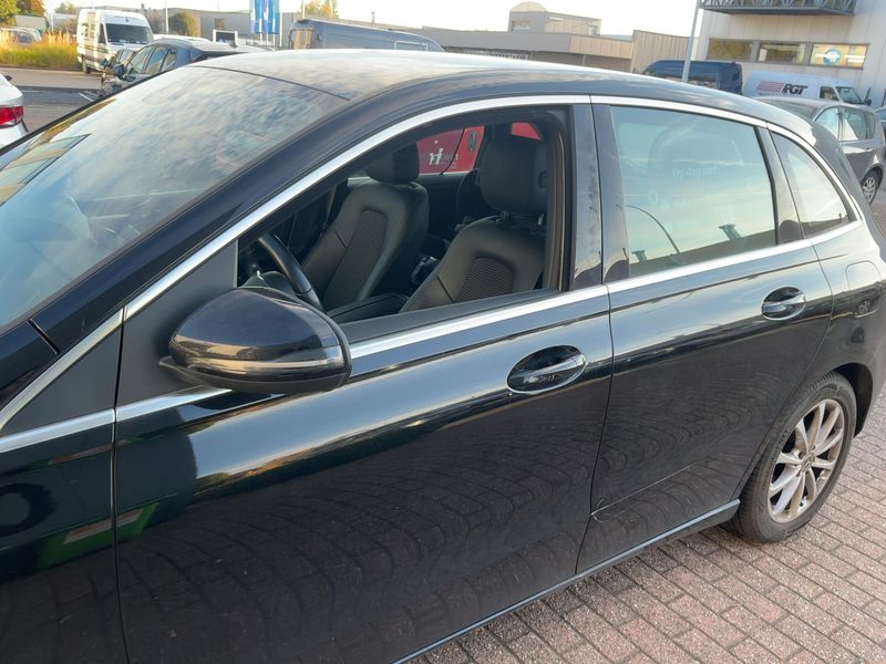 Mercedes-Benz B-Klasse B 200 d Progressive — zdjęcie 4
