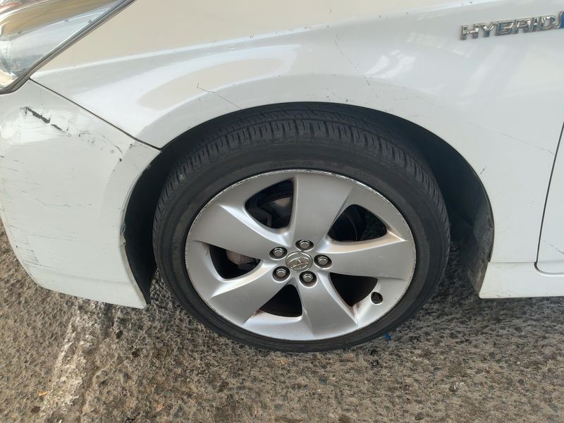 Toyota Prius 1.8 Advance — zdjęcie 18