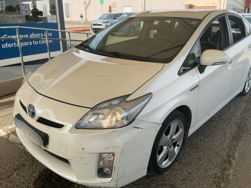 Toyota Prius 1.8 Advance — zdjęcie 2