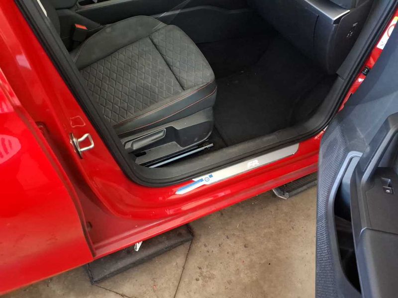 Seat Leon 2.0 TDI FR — zdjęcie 42